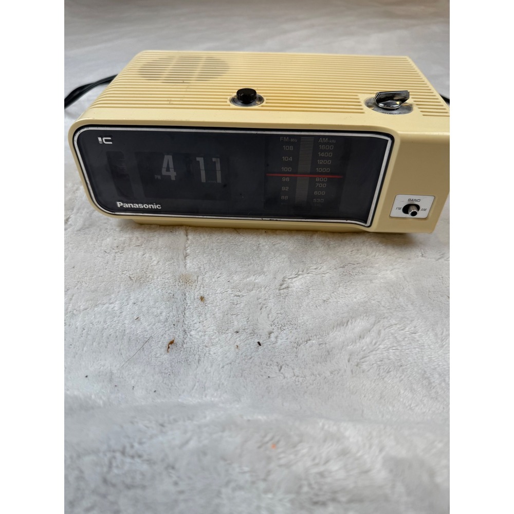 Panasonic RC-6003 Vintage Flip Clock Radio AM‎ FM Cream Made in Japan Retro MCM